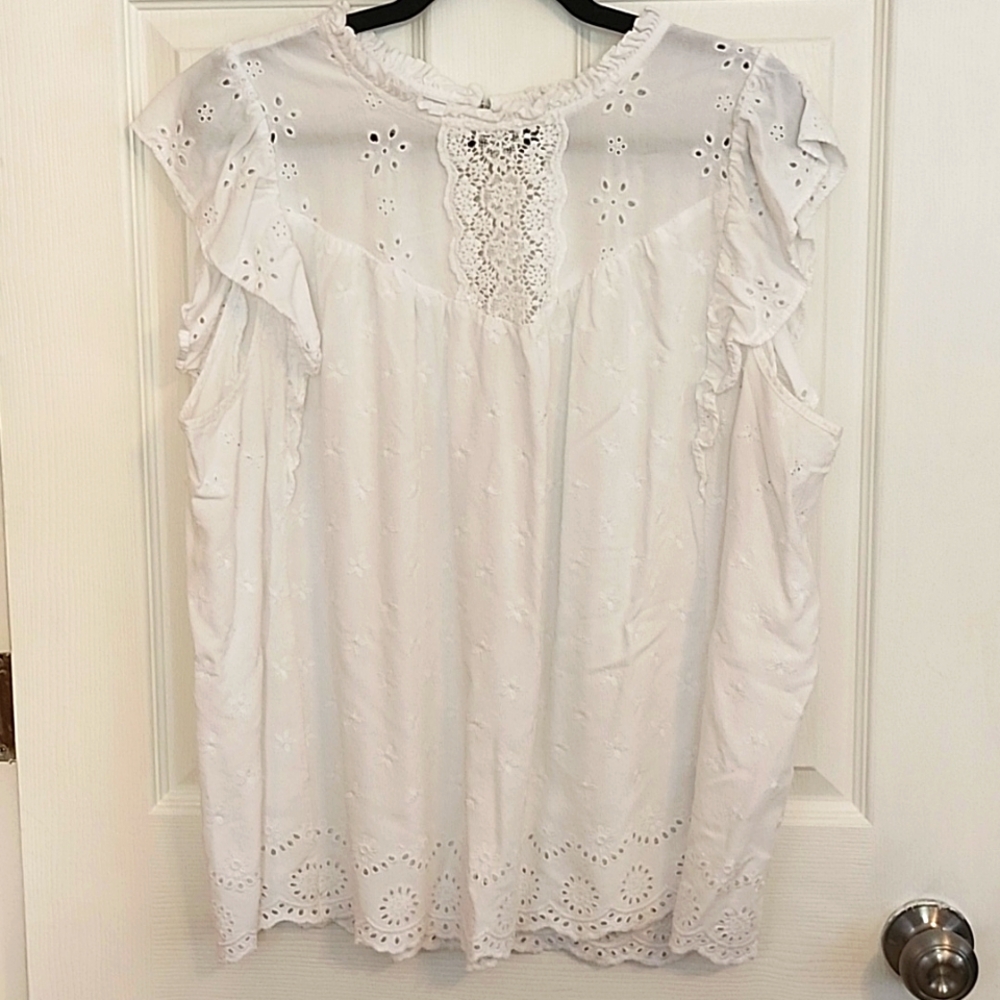 Torrid Size 3 White Flowy Blouse
